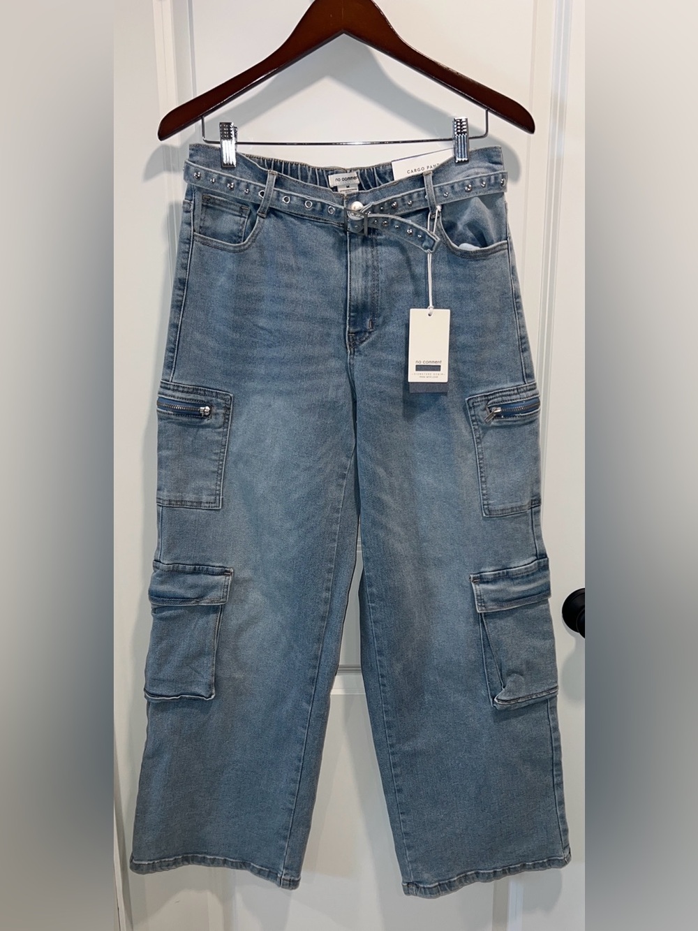 No Comment Women’s Light Wash Denim Cargo Jeans with Studded Belt Size M